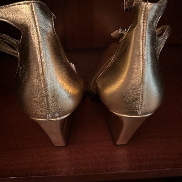 NWT Zara Collection Gold Pointed Toe High Heels with double strap/buckle.Size 36 - Picture 6 of 9